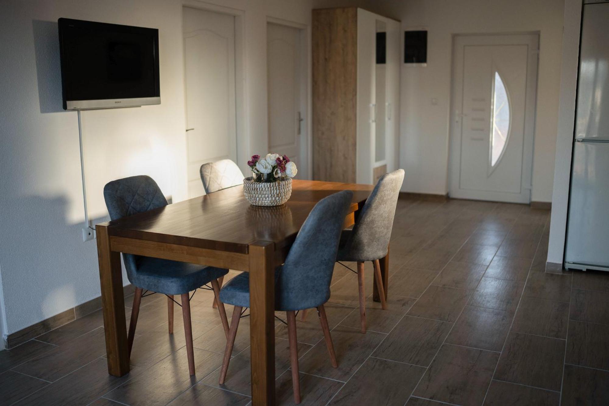 Apartmani Elegance Τούζλα Εξωτερικό φωτογραφία