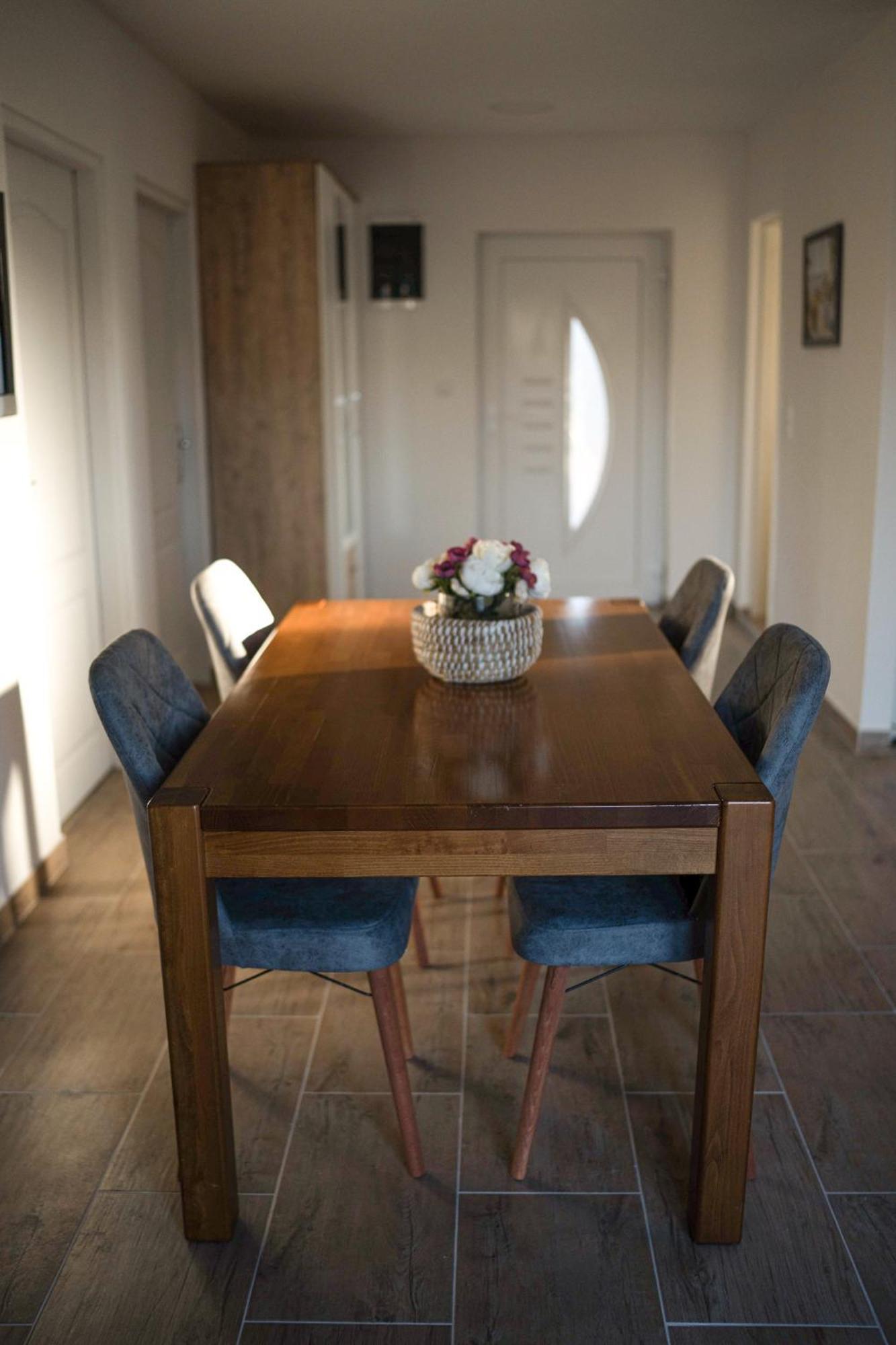 Apartmani Elegance Τούζλα Δωμάτιο φωτογραφία