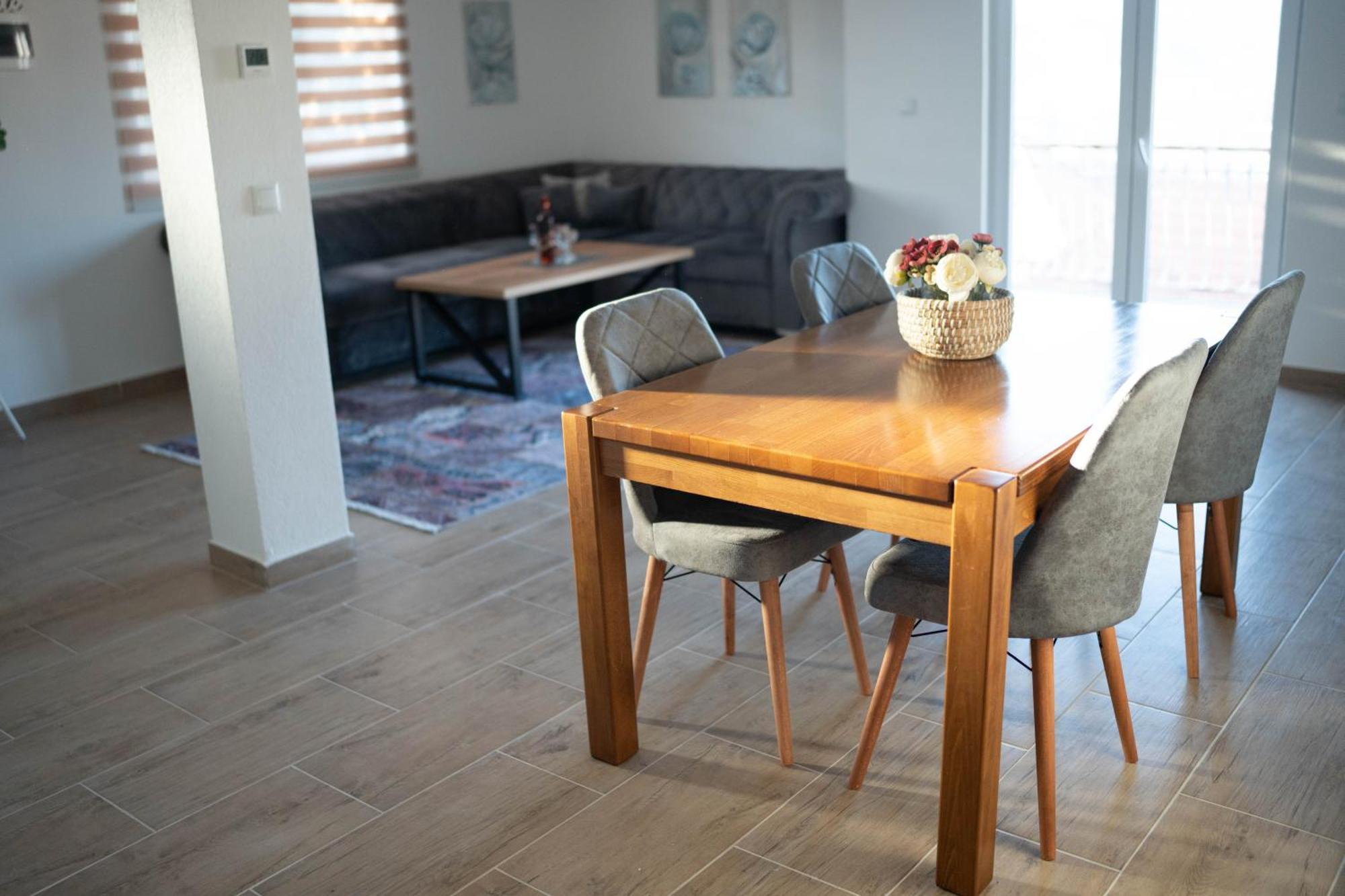 Apartmani Elegance Τούζλα Εξωτερικό φωτογραφία
